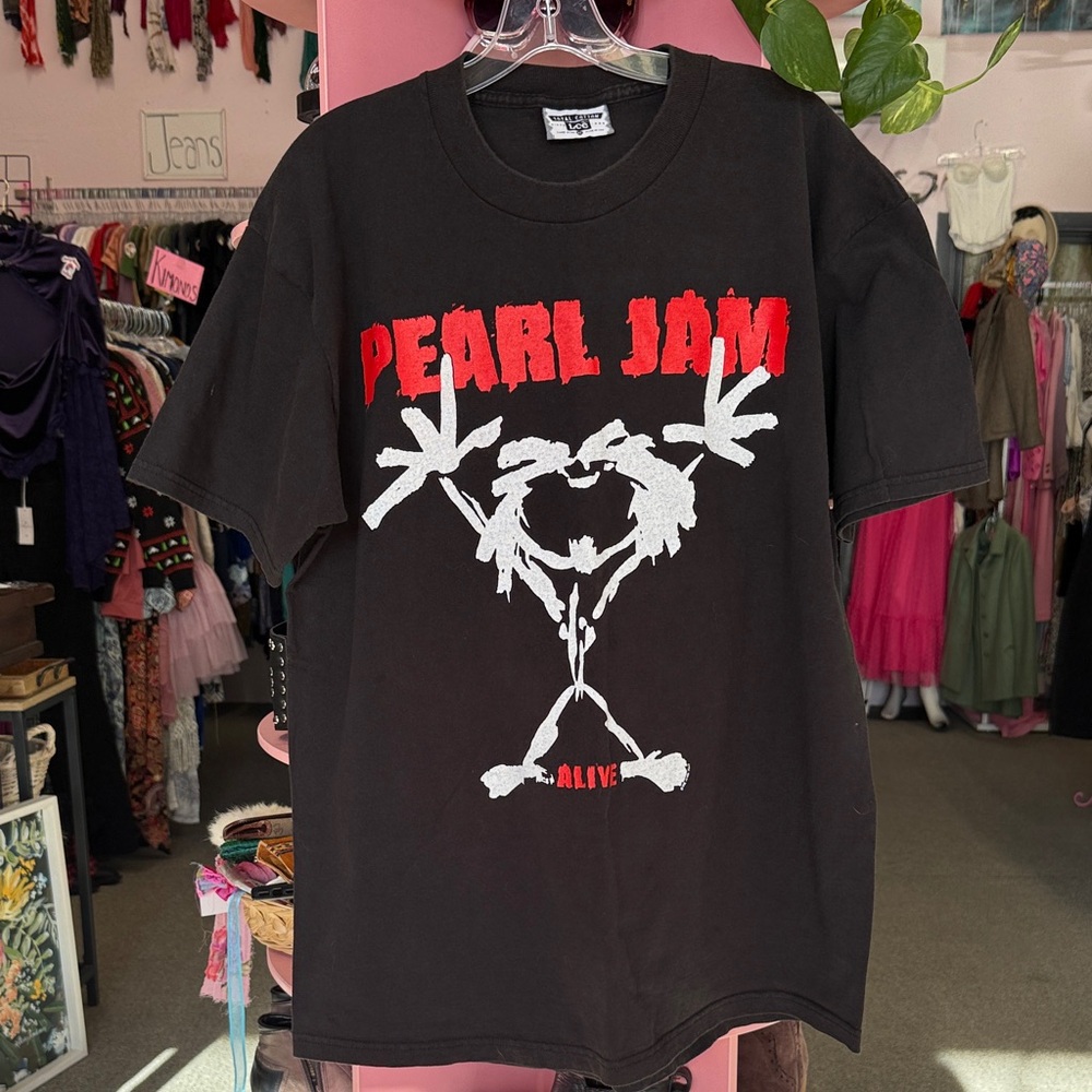 Lee Black T-Shirt with Red Graphic - Picture 1 of 3